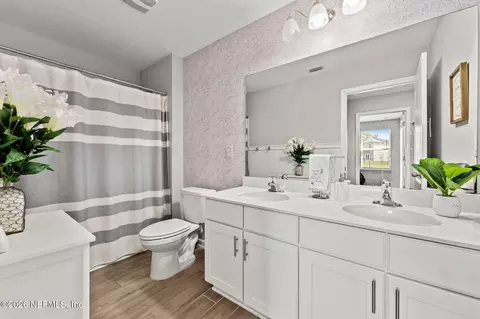 Bath - 66012 Edgewater Dr, Yulee, FL 32097 photo 3 of 3
