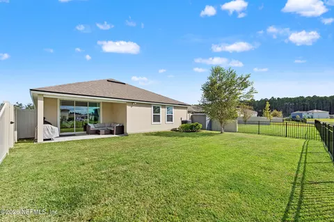 Exterior - 66012 Edgewater Dr, Yulee, FL 32097 photo 2 of 8