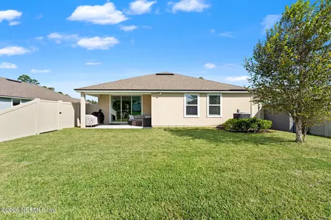 Exterior - 66012 Edgewater Dr, Yulee, FL 32097 photo 3 of 8