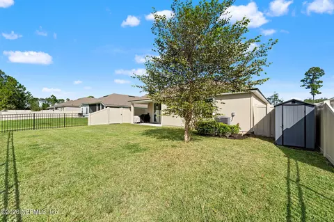 Exterior - 66012 Edgewater Dr, Yulee, FL 32097 photo 4 of 8