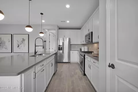 Kitchen - 325 Flintlock Ln, Saint Augustine, FL 32095 photo 3 of 5