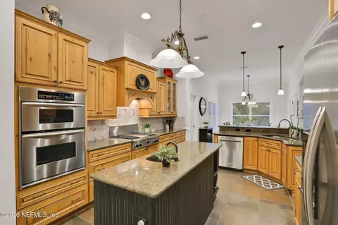 Kitchen - 696 Frederic Dr, Fleming Island, FL 32003 photo 9 of 10