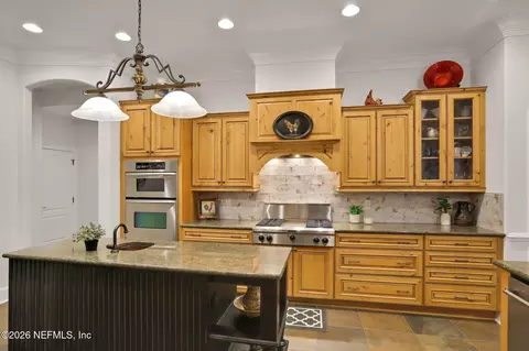 Kitchen - 696 Frederic Dr, Fleming Island, FL 32003 photo 8 of 10