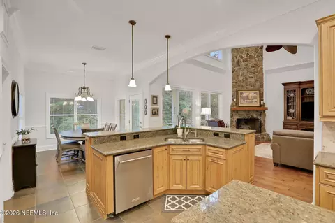 Kitchen - 696 Frederic Dr, Fleming Island, FL 32003 photo 5 of 10