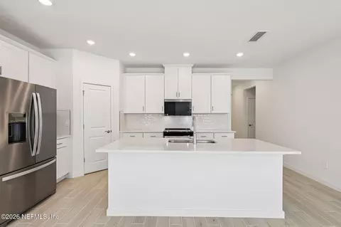 Kitchen - 7378 Everett Forest Dr, Jacksonville, FL 32219 photo 3 of 7