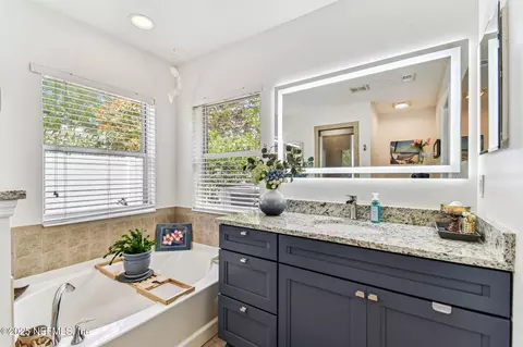 Bath - 129 Pine Arbor Cir, Saint Augustine, FL 32084 photo 2 of 5