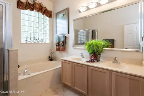 Bath - 4 Eagle Pl, Palm Coast, FL 32164 photo 2 of 3