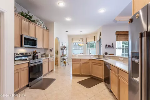 Kitchen - 4 Eagle Pl, Palm Coast, FL 32164 photo 3 of 5