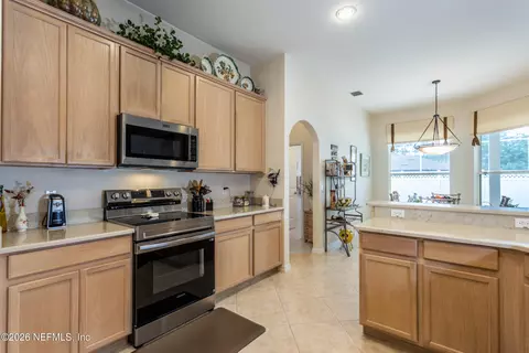 Kitchen - 4 Eagle Pl, Palm Coast, FL 32164 photo 4 of 5