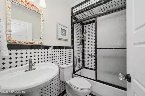 Bath - 47 Osceola St, Saint Augustine, FL 32084 photo 3 of 6