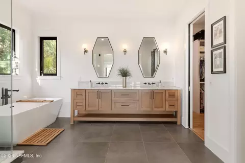 Bath - 120 Grand Oaks Dr, Saint Augustine, FL 32080 photo 1 of 8