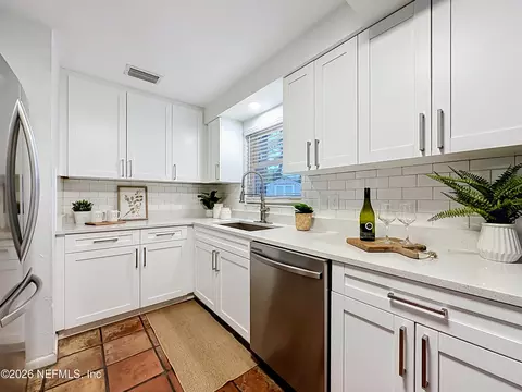 Kitchen - 2490 Spokane Ave E, Jacksonville, FL 32233 photo 4 of 6