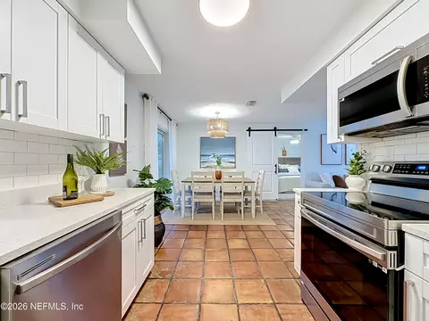 Kitchen - 2490 Spokane Ave E, Jacksonville, FL 32233 photo 5 of 6