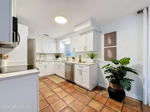 Kitchen - 2490 Spokane Ave E, Jacksonville, FL 32233 photo 3 of 6