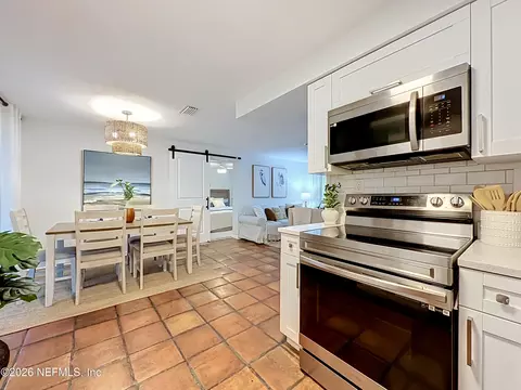 Kitchen - 2490 Spokane Ave E, Jacksonville, FL 32233 photo 6 of 6