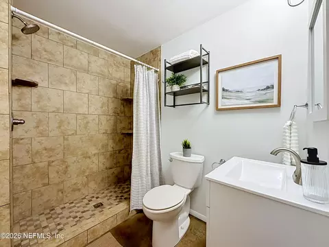 Bath - 2490 Spokane Ave E, Jacksonville, FL 32233 photo 2 of 3