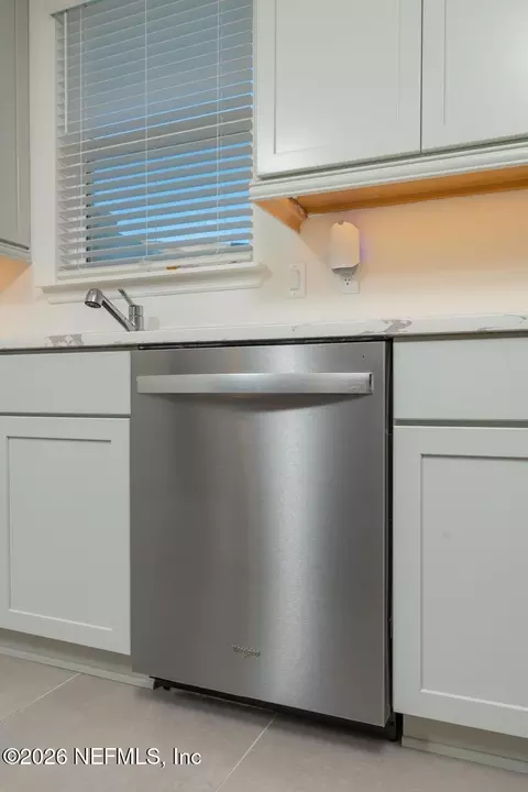 Kitchen - 127 Shell Creek Ct, Saint Augustine, FL 32086 photo 5 of 6