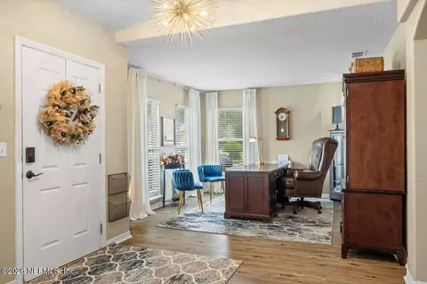 Entry Way - 650 Wakeview Dr, Orange Park, FL 32065 photo 2 of 7