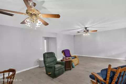 Living - 359 SE 4th Ave, Melrose, FL 32666 photo 2 of 3