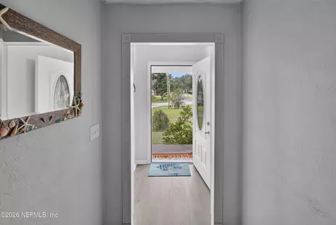 Entry Way - 359 SE 4th Ave, Melrose, FL 32666 photo 2 of 3