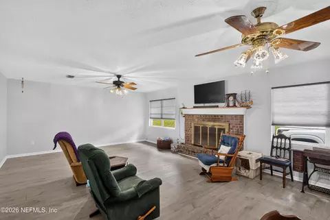 Living - 359 SE 4th Ave, Melrose, FL 32666 photo 3 of 3