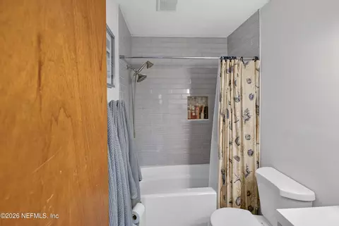 Bath - 359 SE 4th Ave, Melrose, FL 32666 photo 4 of 5