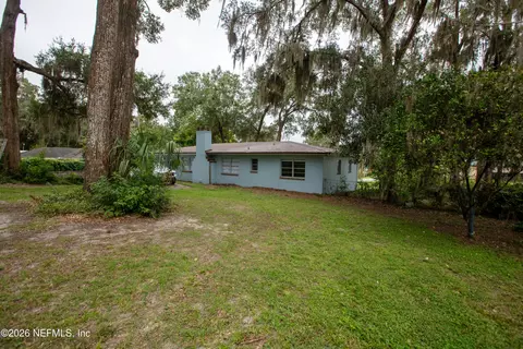 Exterior - 359 SE 4th Ave, Melrose, FL 32666 photo 8 of 10