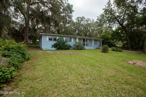 Exterior - 359 SE 4th Ave, Melrose, FL 32666 photo 3 of 10