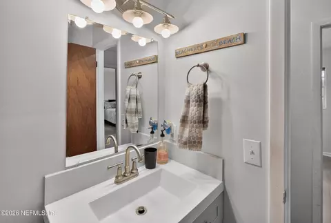 Bath - 359 SE 4th Ave, Melrose, FL 32666 photo 5 of 5