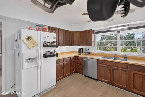 Kitchen - 359 SE 4th Ave, Melrose, FL 32666 photo 6 of 7