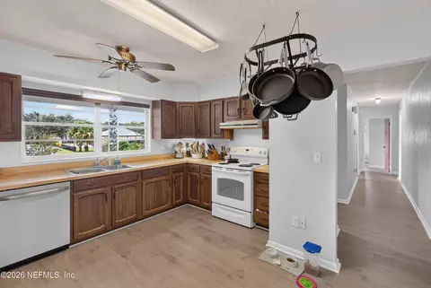 Kitchen - 359 SE 4th Ave, Melrose, FL 32666 photo 7 of 7