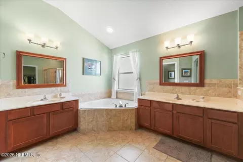 Bath - 880 E Red House Branch Rd, Saint Augustine, FL 32084 photo 2 of 5