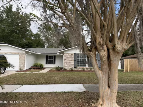 4901 Lofty Pines Cir E, Jacksonville, FL 32210