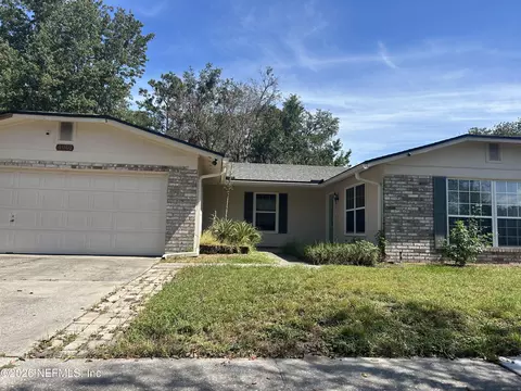 4901 Lofty Pines Cir E, Jacksonville, FL 32210