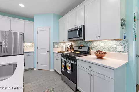 Kitchen - 224 Brandon Lakes Dr, Saint Augustine, FL 32092 photo 2 of 3