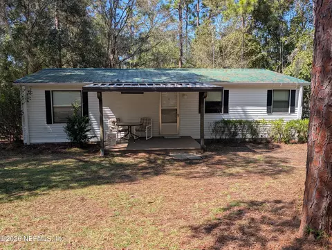 274 Cue Lake Dr, Hawthorne, FL 32640