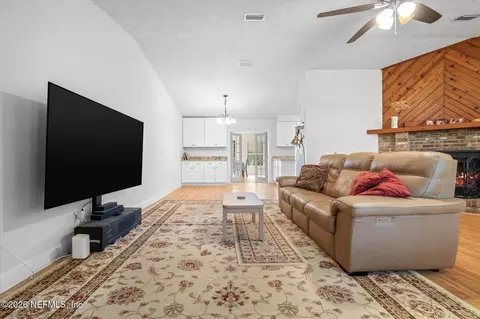 Living - 601 Prince Rd, Saint Augustine, FL 32086 photo 2 of 4