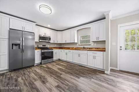 101 Mc Call St, Interlachen, FL 32148 photo 6