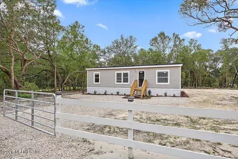101 Mc Call St, Interlachen, FL 32148 photo 2