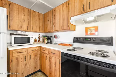 Kitchen - 34 Veronese Ct, Saint Augustine, FL 32086 photo 5 of 5