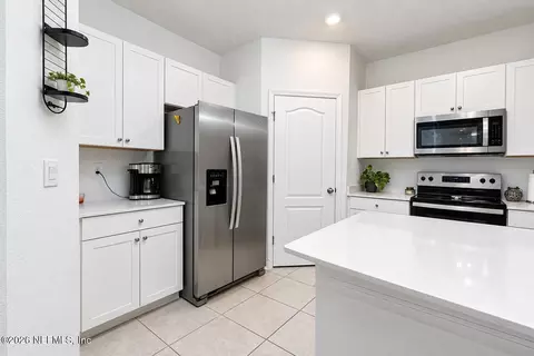 Kitchen - 175 Seaport Breeze Rd, Saint Augustine, FL 32095 photo 2 of 2