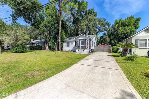 1711 Orlando Cir N, Jacksonville, FL 32207