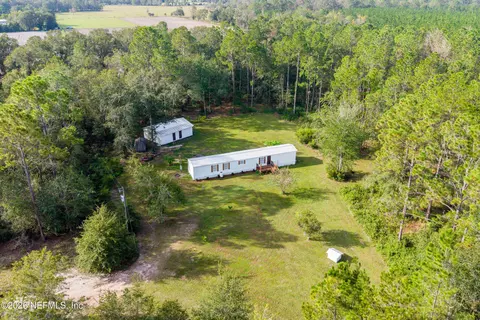 17396 S Ridgewood Dr, Glen Saint Mary, FL 32040