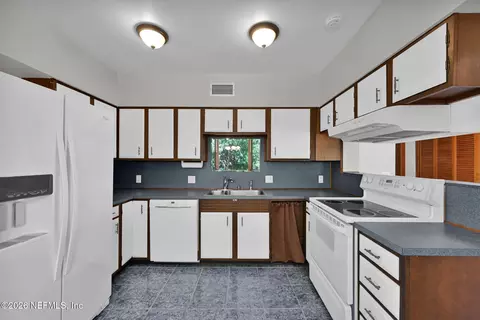 Kitchen - 806 River Rd, Orange Park, FL 32073 photo 1 of 3
