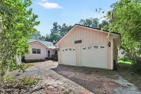 Exterior - 806 River Rd, Orange Park, FL 32073 photo 11 of 22
