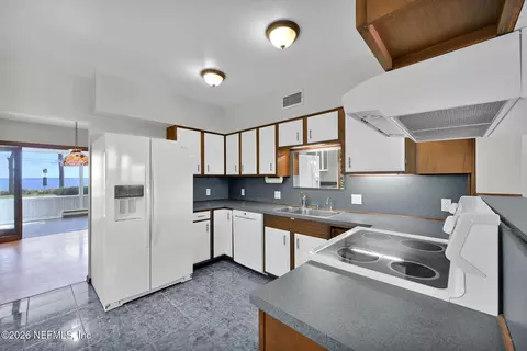 Kitchen - 806 River Rd, Orange Park, FL 32073 photo 3 of 3