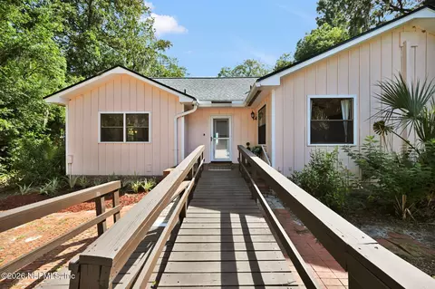Exterior - 806 River Rd, Orange Park, FL 32073 photo 5 of 22
