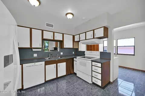 Kitchen - 806 River Rd, Orange Park, FL 32073 photo 2 of 3
