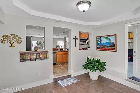 Entry Way - 25 Coquina Ave, Saint Augustine, FL 32080 photo 3 of 4
