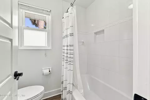 Bath - 3467 Eunice Rd, Jacksonville, FL 32250 photo 7 of 7